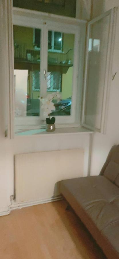 Standard Apartment 5P Th Wina Bagian luar foto
